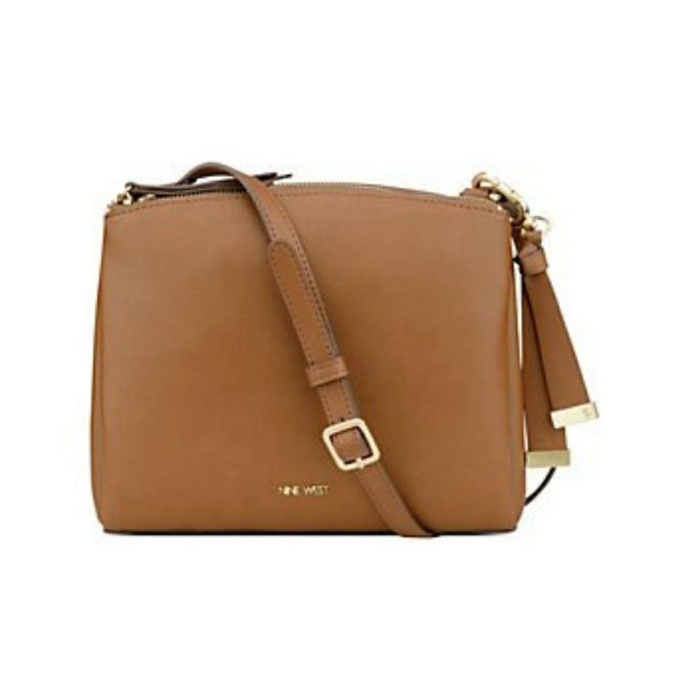 Levona Nine west crossbody.